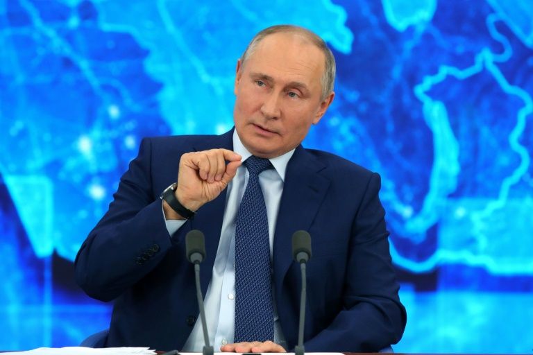 Putin celebra prorrogação de acordo nuclear, mas lança alerta sobre crise