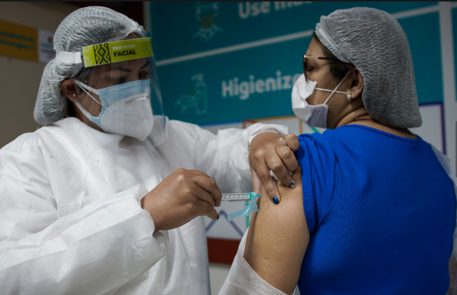 Profissionais de saúde poderão se vacinar em qualquer um dos seis pontos de Manaus