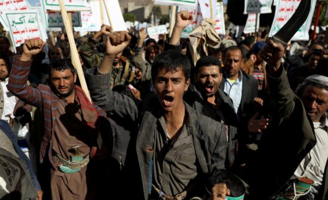 Houthis do Iêmen protestam contra o rótulo terrorista de Trump