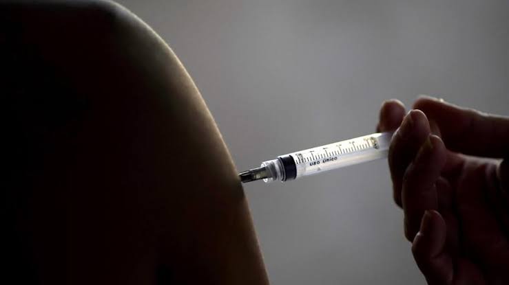 Prefeitura notifica a ocorrência de evento adverso grave pós-vacinação contra a Covid-19