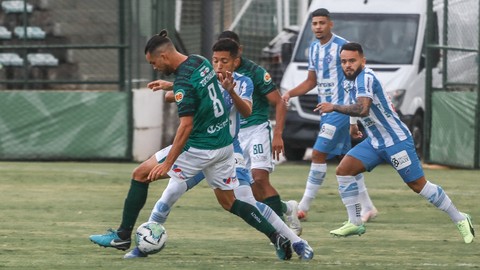 Copa Verde: Atacante do Manaus chuta, bola sequer passa perto de entrar, mas árbitro comete erro incrível e dá o gol