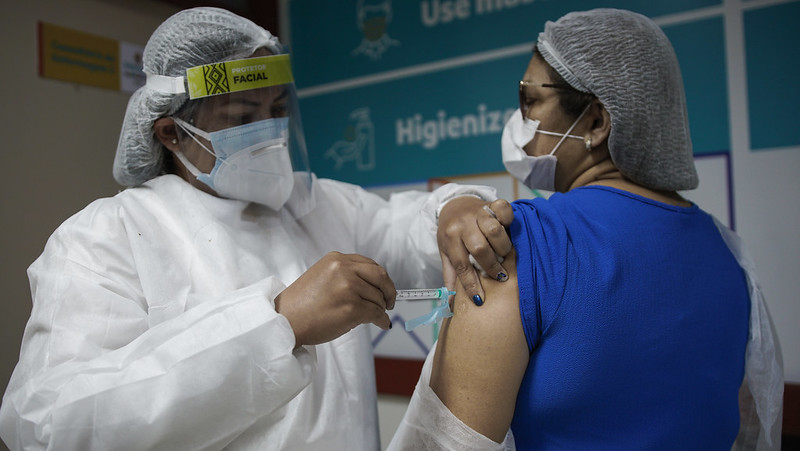 Manaus supera a meta de vacinar 90% dos trabalhadores da Saúde
