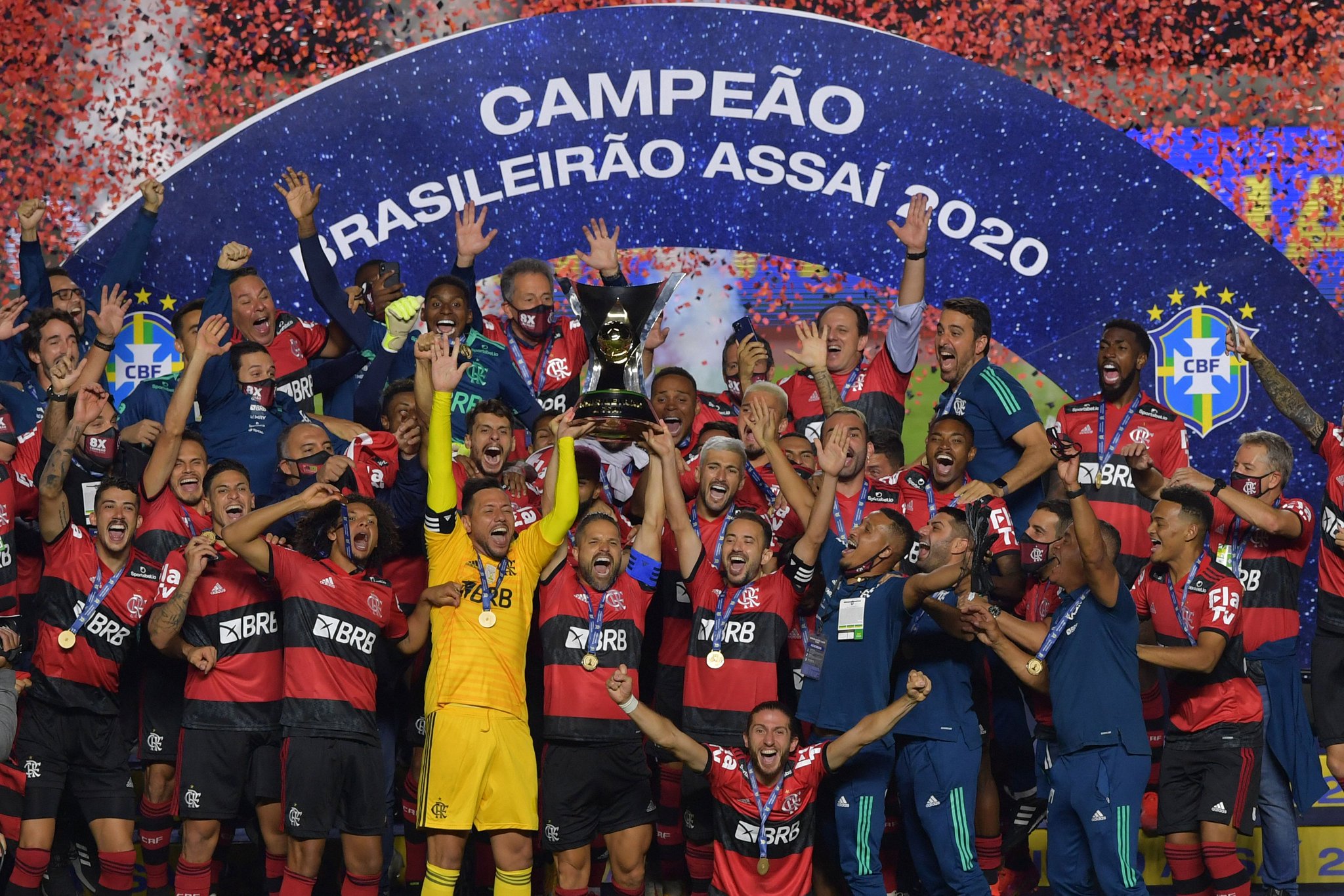 Flamengo perde para o São Paulo, mas é campeão