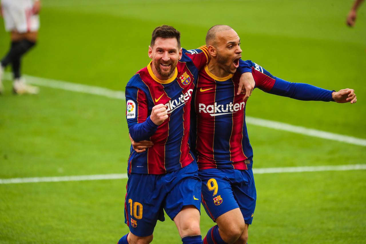 Com show de Messi, Barcelona vence Sevilla e assume vice-liderança provisória