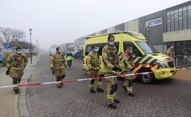 Explosão atinge centro de testes de covid-19 na Holanda