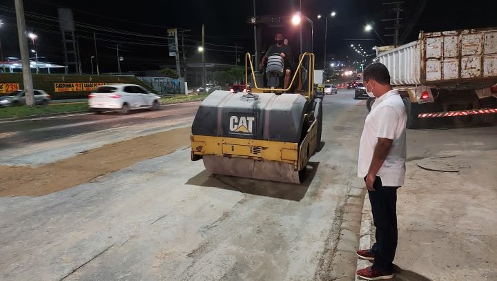Trecho revitalizado na Torquato Tapajós recebe asfaltamento definitivo da Prefeitura de Manaus