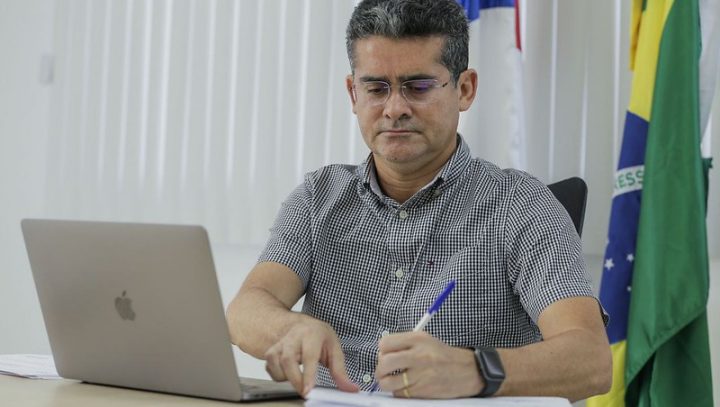 Prefeitura de Manaus inicia vacinação de pessoas de 50 a 54 anos que possuem comorbidades, neste sábado