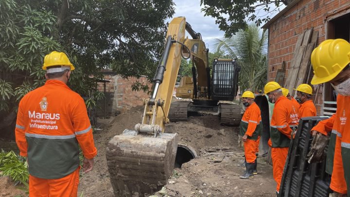 Prefeitura realiza ações preventivas de infraestrutura no Jorge Teixeira