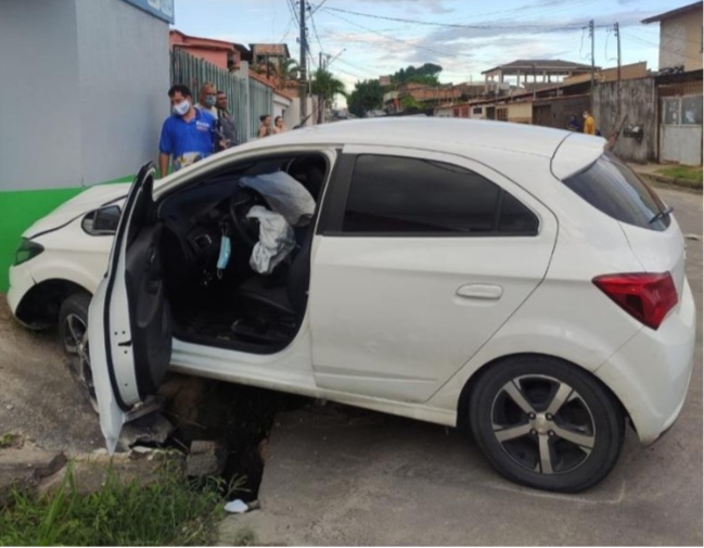 FOI MILAGRE – Em Manaus, bebê de 10 meses é salvo por air bag em batida forte de carro. ASSISTA O VÍDEO
