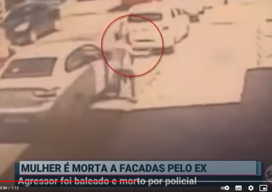 VÍDEO – Mostra mulher sendo morta a facadas no meio da rua pelo ex