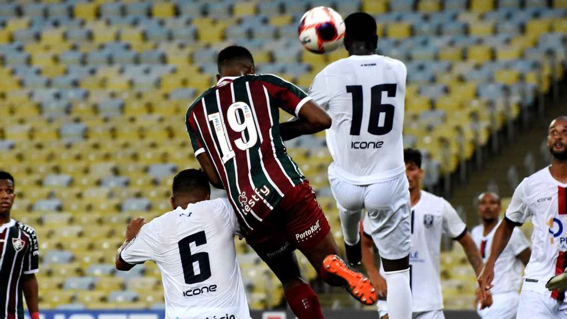 Fluminense tem gol mal anulado, sofre virada e perde para o Resende na estreia do Carioca