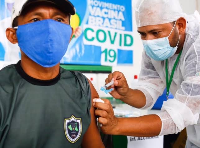 Prefeitura de Manaus inicia vacinação de pessoas de 45 a 49 anos com comorbidades
