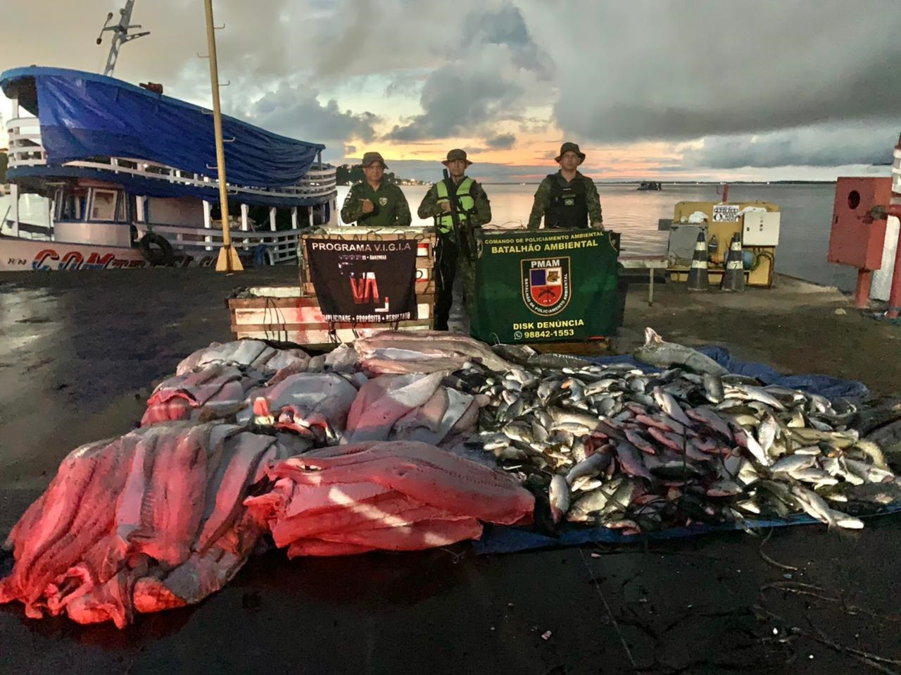 Polícia detém um homem e apreende duas toneladas de pescado ilegal em Manacapuru