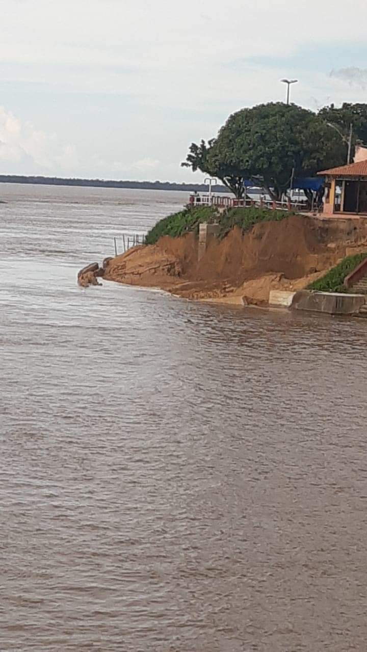 Muro de arrimo mais de R$ 2,3 milhões da Prefeitura de Parintins foi parar no fundo do Rio Amazonas