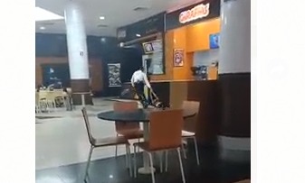 REVOLTANTE – VÍDEO mostra segurança arrastando mulher dentro do Sumaúma Park Shopping. Internautas pedem a demissão dele