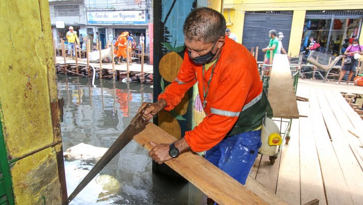 Prefeitura avança na construção de pontes, marombas e contenções na Manaus Moderna