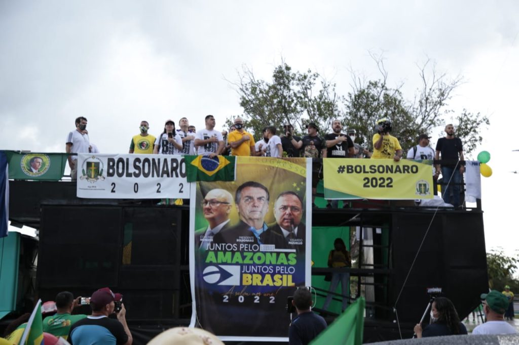 Movimentos de Direita do Amazonas reúnem mais de 5 mil veículos em carreata de apoio a Bolsonaro