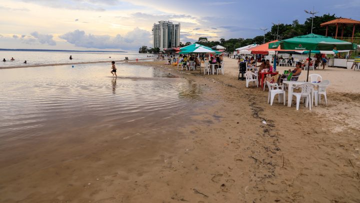 Praia da Ponta Negra fica interditada de quinta até domingo, atendendo a decreto do prefeito David Almeida