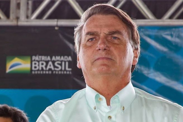 Bolsonaro comemora distribuição de 100 milhões de vacinas contra a Covid e elevação do PIB no Brasil
