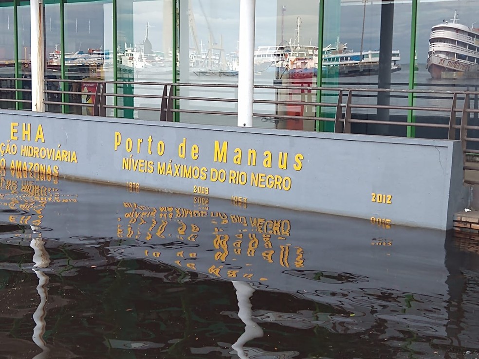 29,98 –  Rio Negro sobe 1 cm e atinge maior cheia histórica nesta terça-feira, 1º de junho