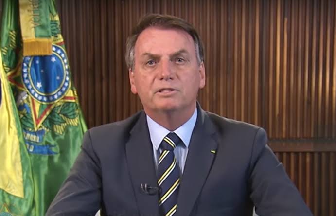 Bolsonaro promete vacina para toda a população até o fim do ano