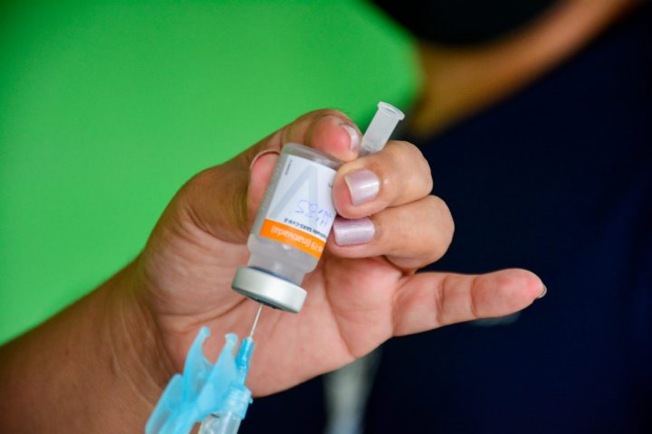 Prefeitura disponibiliza 14 pontos de vacinação contra a Covid-19 neste sábado
