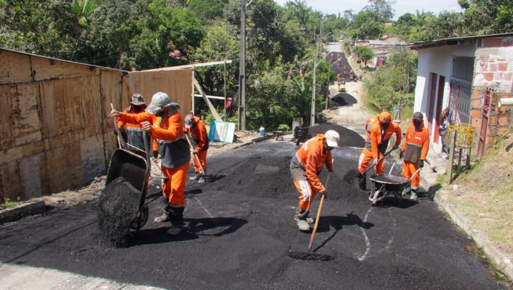 Moradores da comunidade São João, na zona Norte, recebem serviços de infraestrutura depois de 30 anos