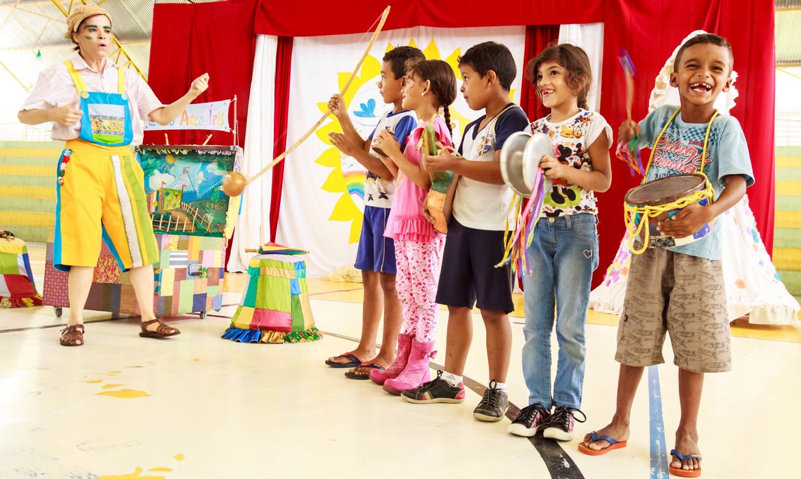 Projeto de incentivo à leitura por meio do teatro estreia no Rio