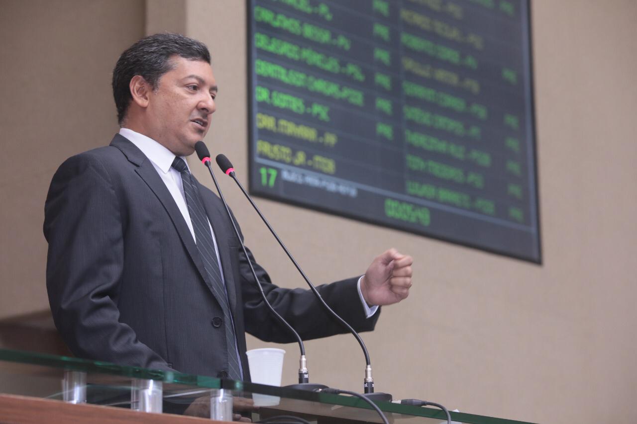 Deputado Felipe Souza se manifesta a favor do voto auditável