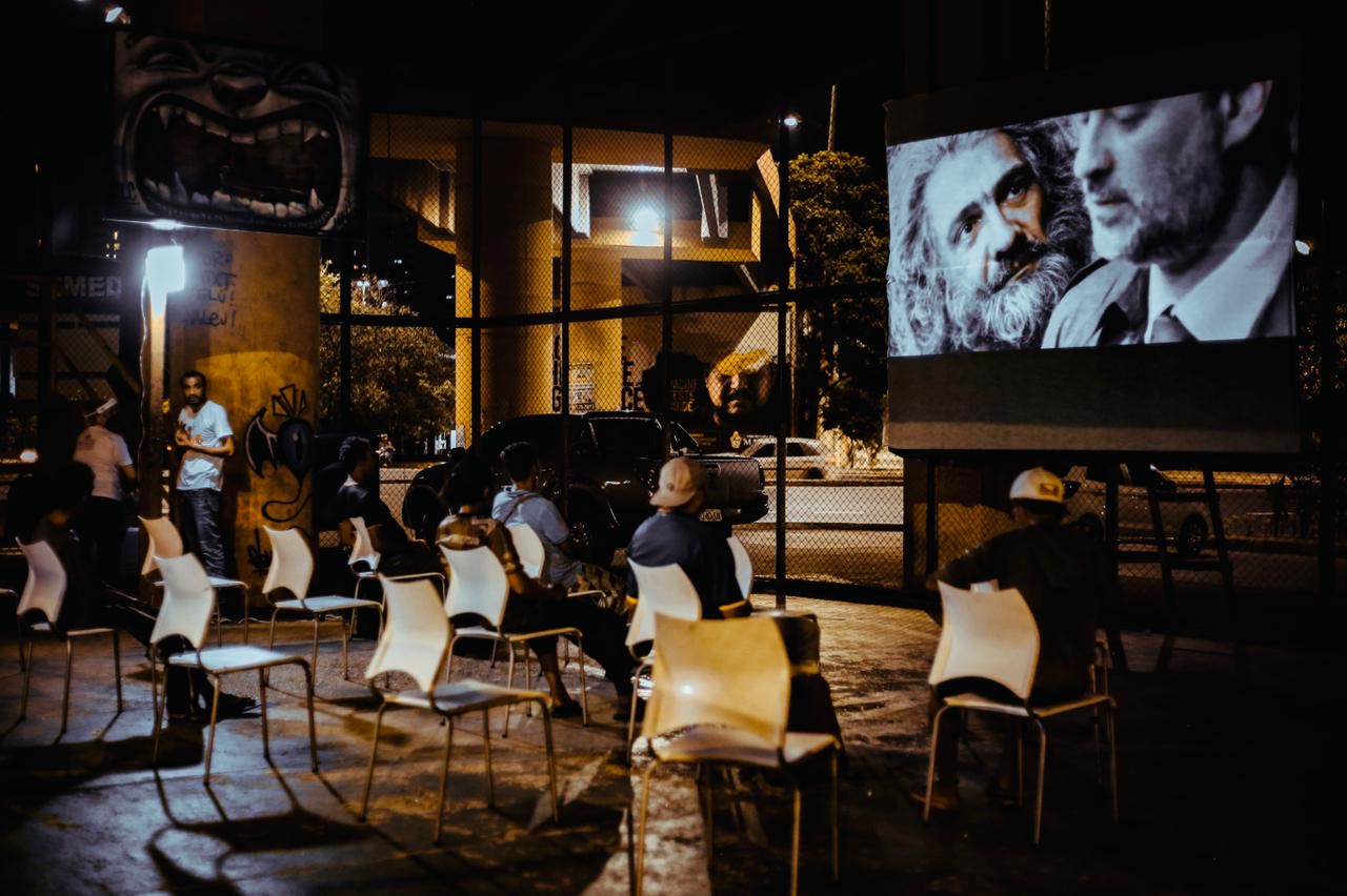Prefeitura promove exibição de filmes para população em situação de rua em Manaus
