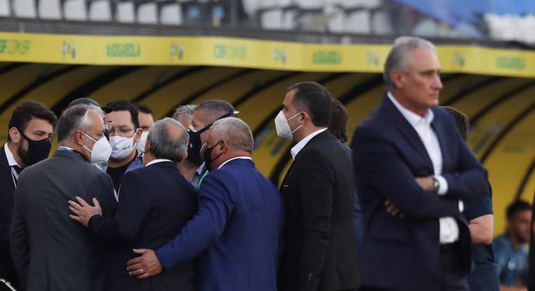 CBF acionou Casa Civil para seguir com Brasil x Argentina, diz Anvisa