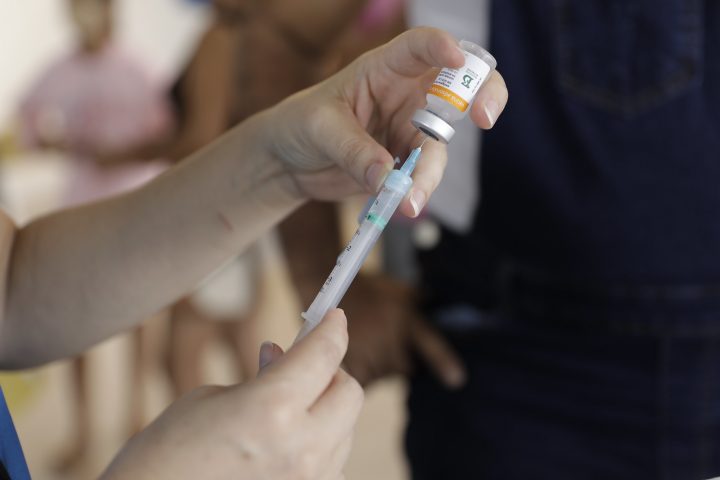Prefeitura disponibiliza 11 pontos de vacinação contra Covid-19 neste sábado