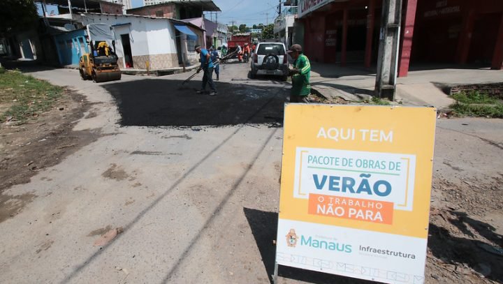Ruas do bairro São Francisco recebem asfalto, e Associação de Idosos ganha acessibilidade em obras da Prefeitura de Manaus