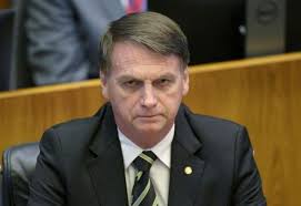 CPI aprova pedido de retratação de presidente Bolsonaro por live