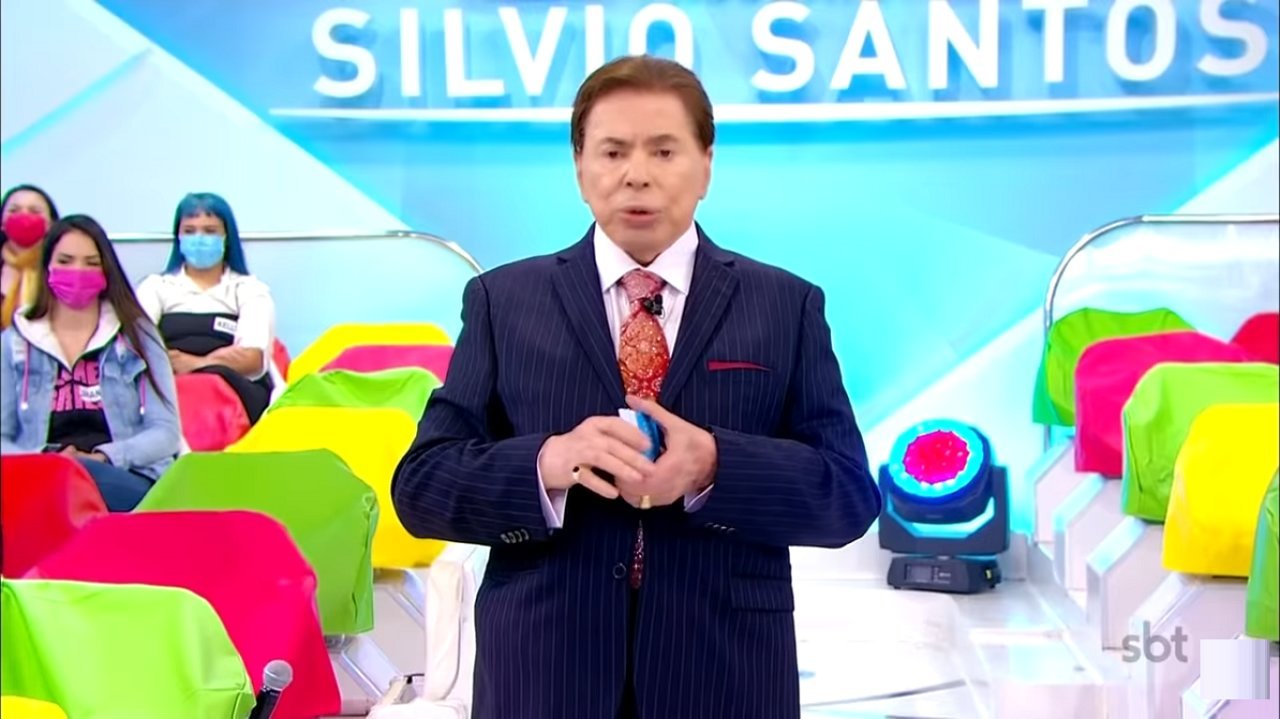 Silvio Santos faz pedido para assistir musical em sua homenagem em casa