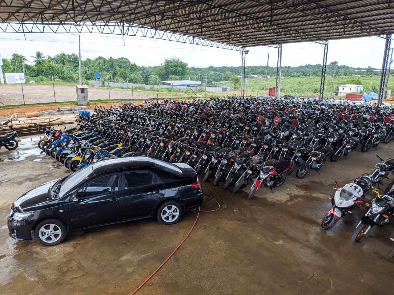 Mais de 500 veículos são leiloados pelo Detran-AM