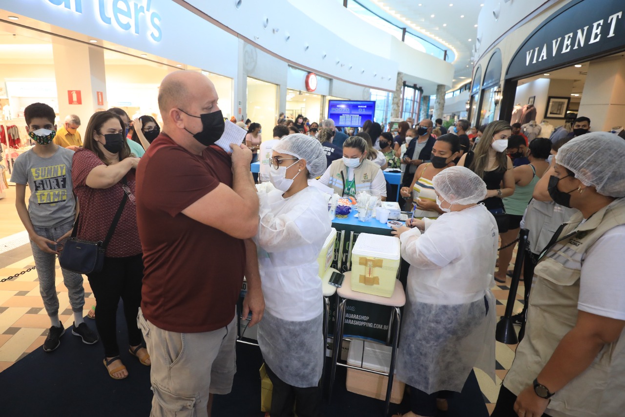 Vacina Amazonas: primeiro dia de ação de vacinação em shoppings alcança quase 4 mil pessoas