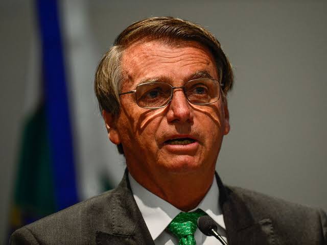 Bolsonaro diz que queda do preço dos combustíveis será automática