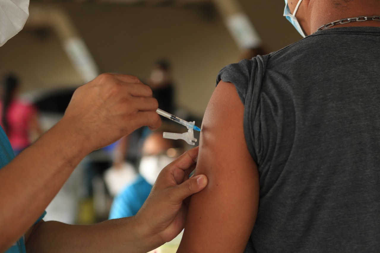 Prefeitura de Manaus reforça a importância da vacinação no combate à Covid-19