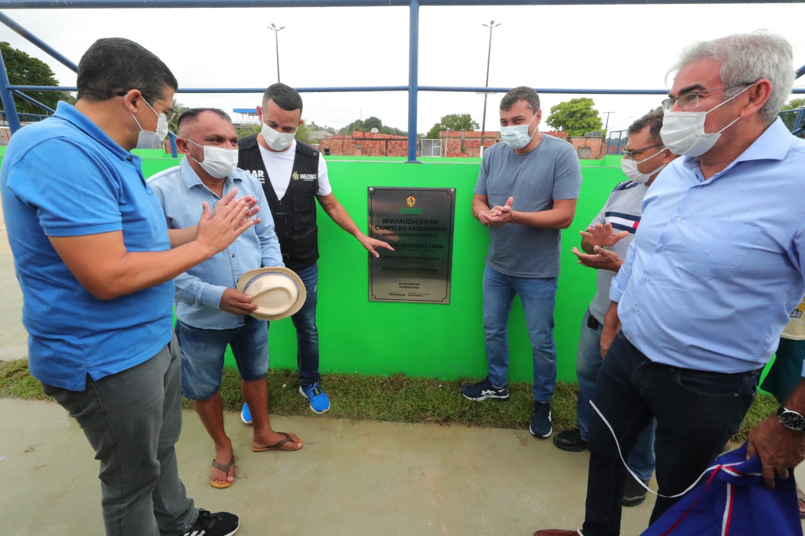 Wilson Lima entrega mais dois campos de futebol completamente revitalizados