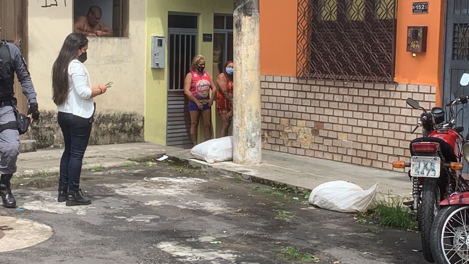 Pé de presidiário que foi esquartejado caiu de caminhão de lixo em Manaus