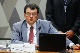 Justiça acata pedido de Eduardo Braga e Amazonas Energia suspende instalação de novo sistema de medição