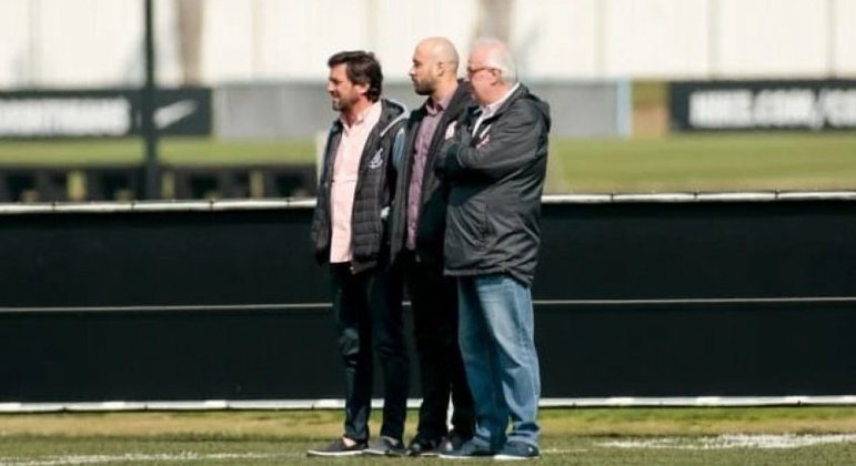 Diretoria do Corinthians aguarda reunião para buscar novo técnico