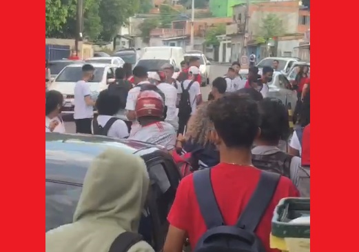 Estudante morr3 e dois ficam feridos durante briga na porta de escola em Manaus