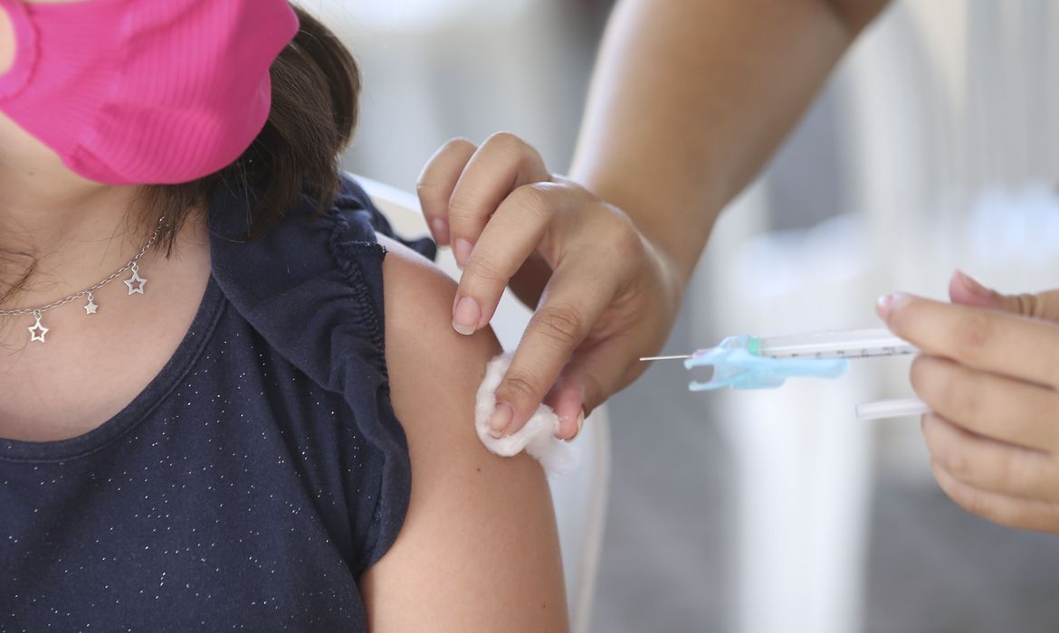 Covid-19: vacinação infantil no Rio será reiniciada na próxima semana