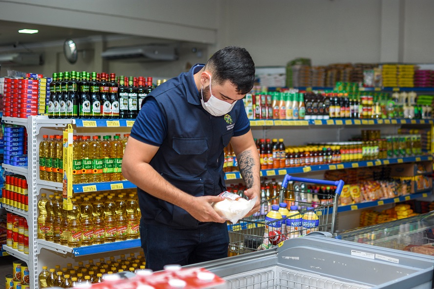 Procon-AM apreende 45 Kg de produtos em supermercado no bairro de Flores, em Manaus