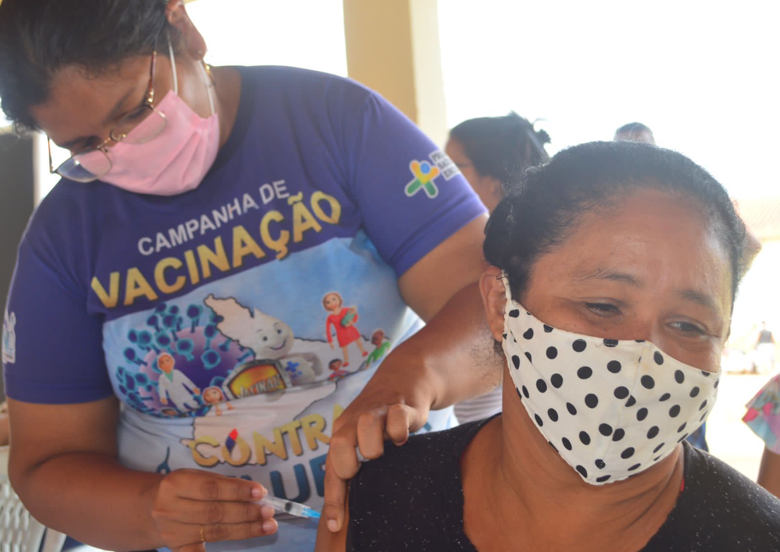 Prefeitura de Coari leva vacinação contra a Covid-19 para os moradores do Conjunto Habitacional Caracol