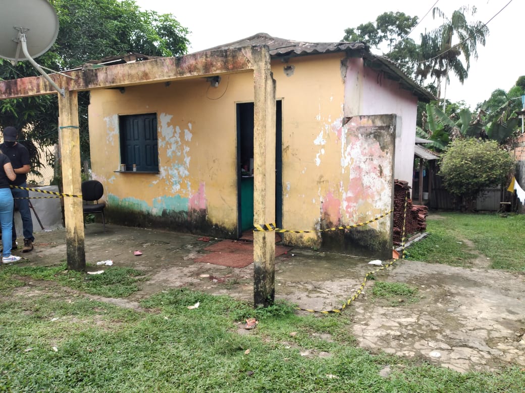 Homem morre após ser ‘ticado’ a facadas em Manaus