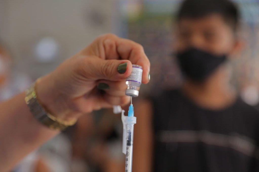 Covid-19: Governo do Amazonas reforça vacinação para quem tem 12 anos ou mais em escolas de Manaus