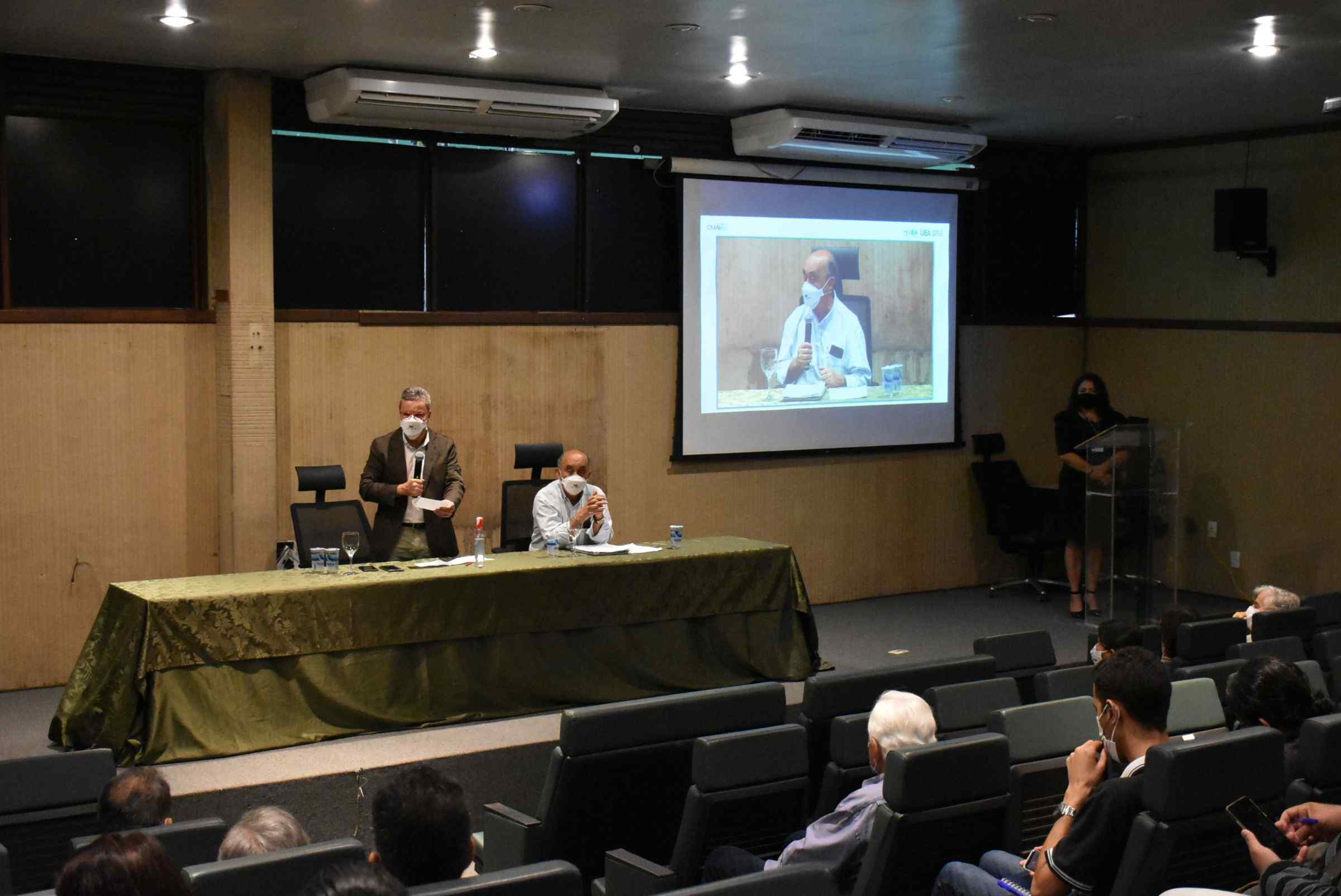 Simpósio do CMABio/UEA reúne cientistas em debates sobre produção científica no Amazonas